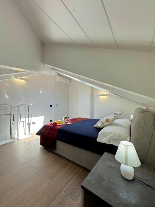 Apt. Aries - Penthouse Menaggio Buitenkant foto