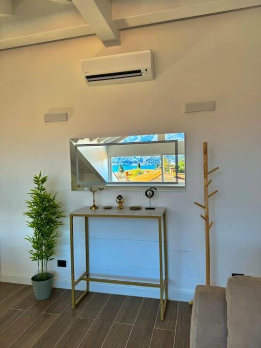 Apt. Aries - Penthouse Menaggio Buitenkant foto
