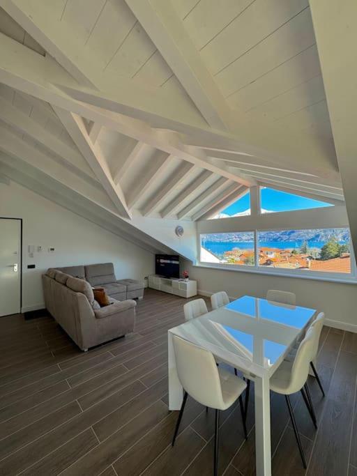 Apt. Aries - Penthouse Menaggio Buitenkant foto